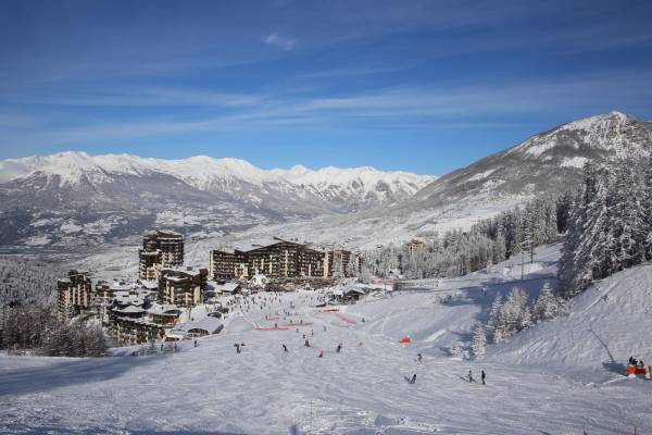 Skiing with view