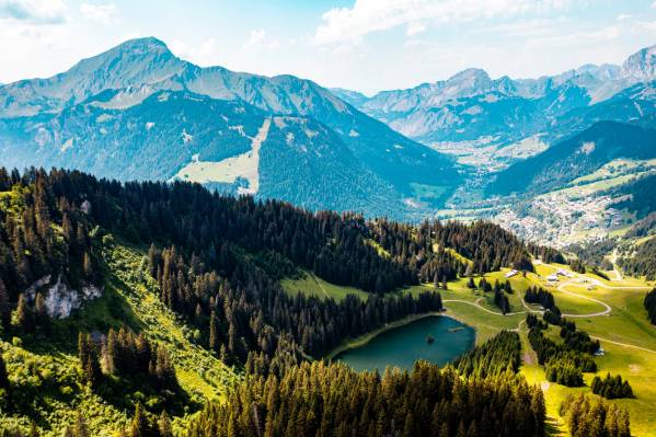 Discover the resort of Châtel in summer