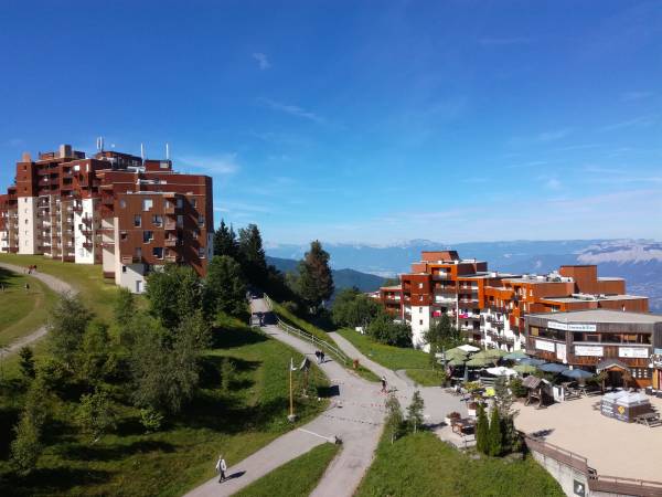 Discover the resort of les 7 Laux in summer