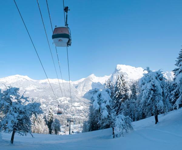 Skiing in Samoëns with the ESI ZigZag