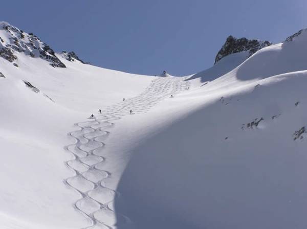 Heli-skiing paradise