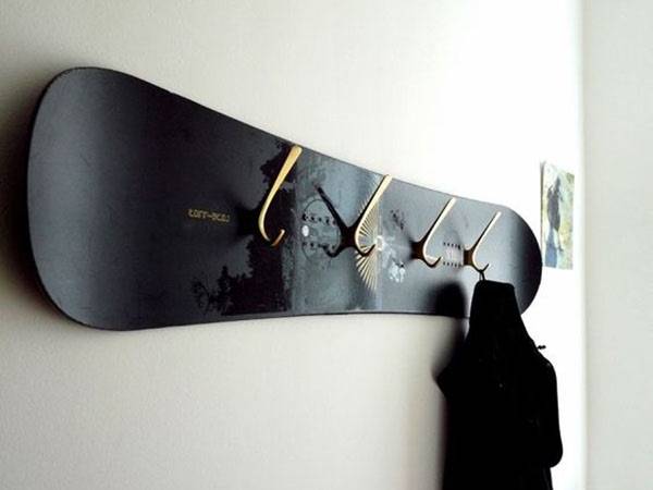 The best ideas to recycle your old skis and snowboards.