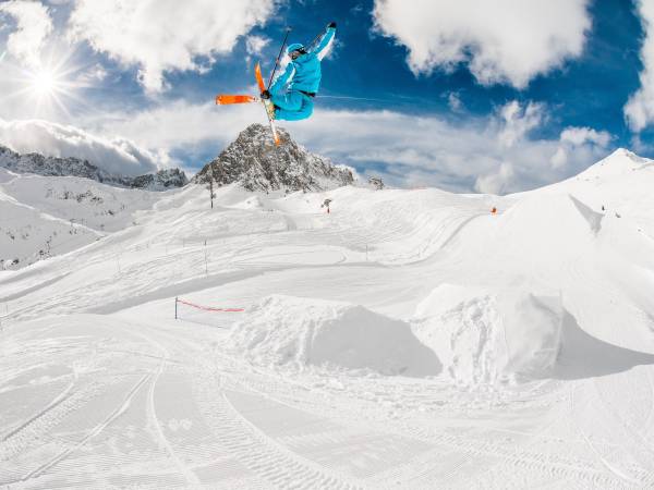 The 8 Best Snowparks in France and Switzerland
