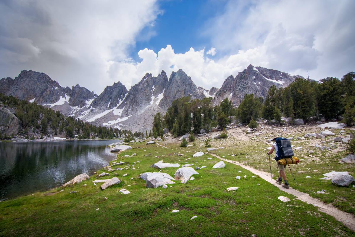 The essential equipment to go hiking in the mountains