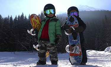 Baby snowboard initiation