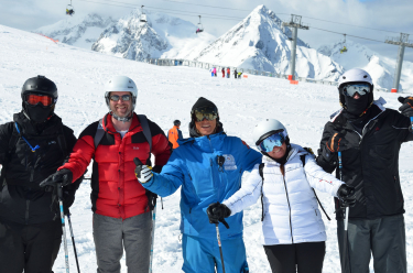 Adult group ski lessons Les 2 Alpes
