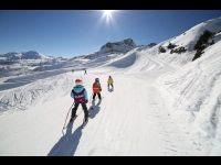 Alpin skiing group lessons for children