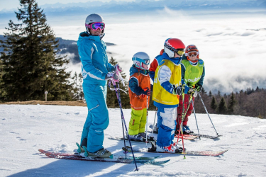 Alpin skiing group lessons for children TOP 5
